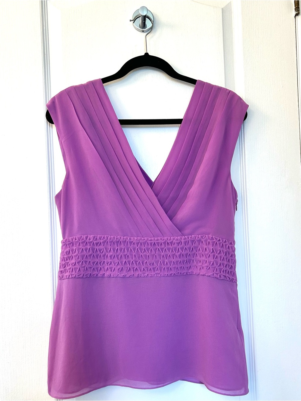 Banana Republic Sleeveless V-Neck Empire Waist Top in Lavender Purple